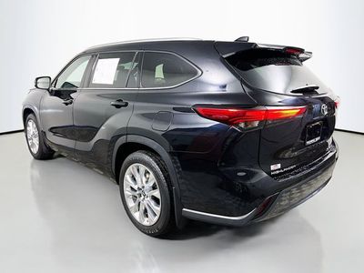 2023 Toyota Highlander - Photo 5