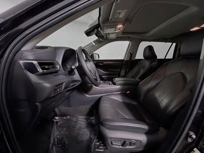 2023 Toyota Highlander - Photo 12