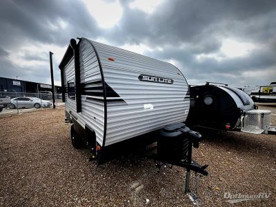 2026 Sunset Park RV Sun Lite — front three-quarter view