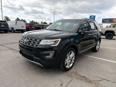 2017 Ford Explorer — photo 7 view