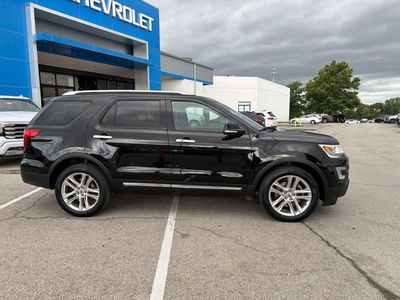 2017 Ford Explorer — side profile view