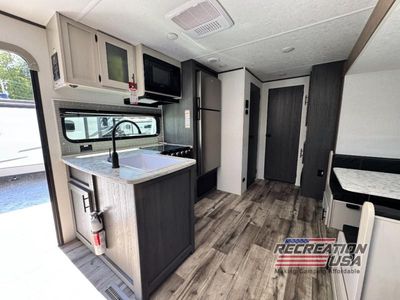 2025 Dutchmen Aspen Trail LE - Photo 13