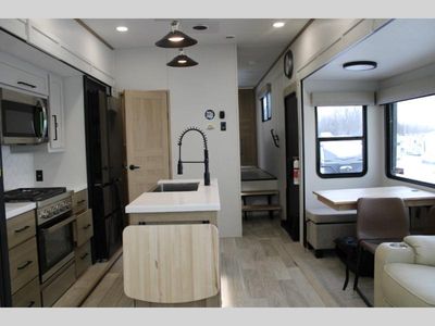 2025 Forest River Sierra - Photo 8