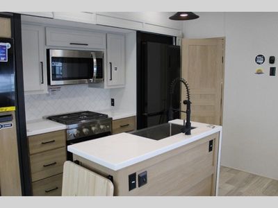 2025 Forest River Sierra - Photo 11