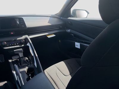 2026 Hyundai ELANTRA — photo 16 view
