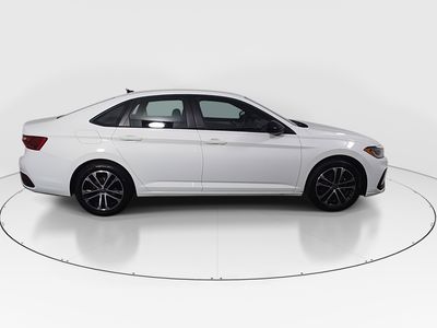 2025 Volkswagen Jetta - Photo 8