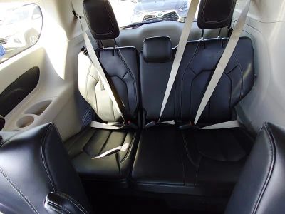 2024 Chrysler Pacifica — photo 18 view