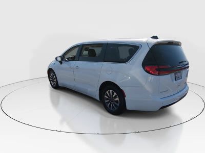 2024 Chrysler Pacifica — detail view
