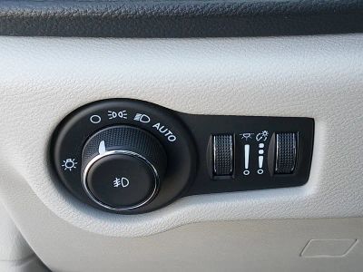 2024 Chrysler Pacifica — photo 13 view