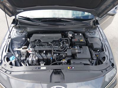 2024 Hyundai Elantra — photo 9 view