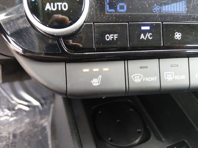 2024 Hyundai Elantra — photo 18 view
