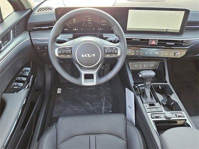 2025 Kia K5 - Photo 6