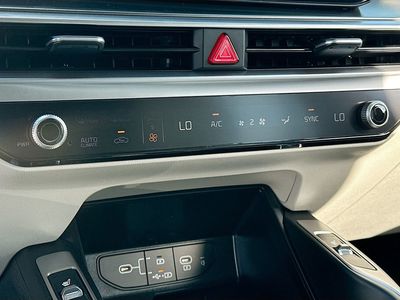 2026 Kia Sorento — photo 16 view