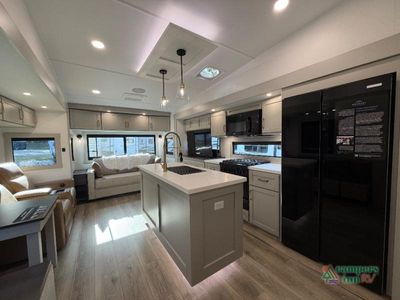2026 Brinkley Model Z — photo 8 view