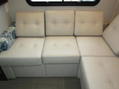 2018 Leisure Travel Vans UNITY - Photo 16