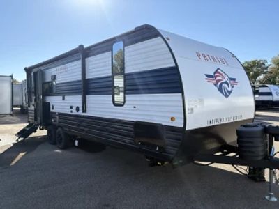 2025 Forest River Cherokee Grey Wolf — front three-quarter view