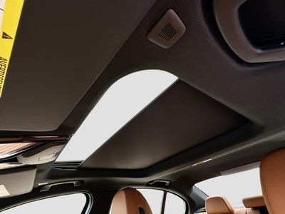 2023 BMW 3 Series - Photo 18