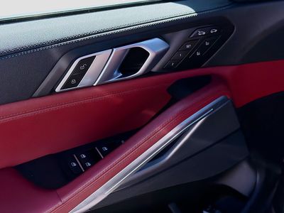 2022 BMW X6 — photo 22 view