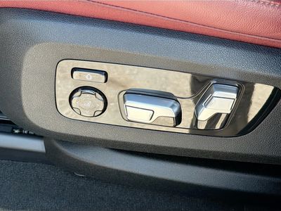 2022 BMW X6 — photo 24 view