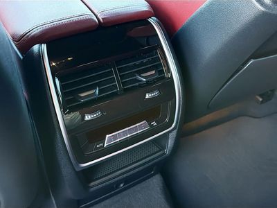 2022 BMW X6 — photo 19 view
