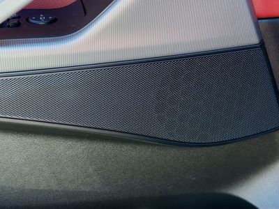 2022 BMW X6 — photo 23 view