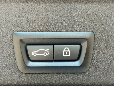 2022 BMW X6 — photo 12 view