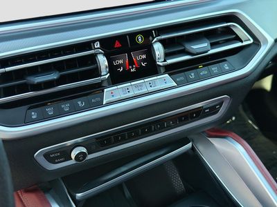 2022 BMW X6 — photo 33 view