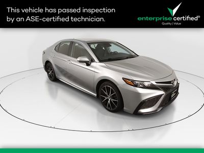 2024 Toyota Camry SE Auto — front three-quarter view