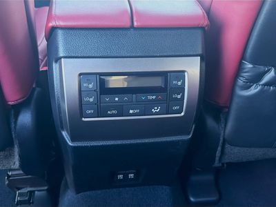 2023 Lexus GX — photo 22 view