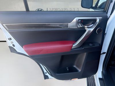2023 Lexus GX — photo 25 view