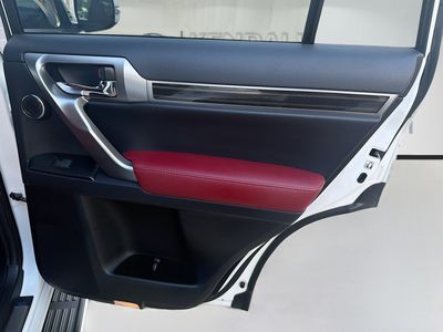 2023 Lexus GX — photo 31 view