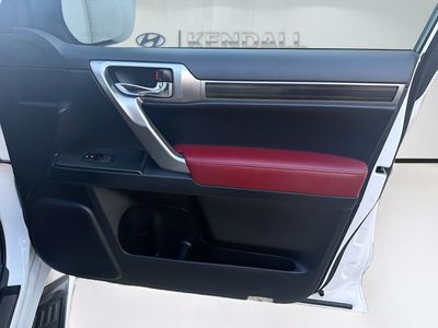 2023 Lexus GX — photo 34 view