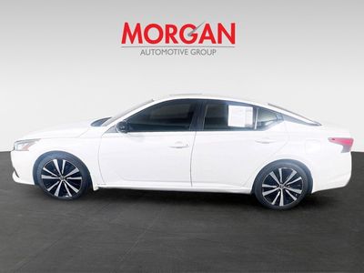 2020 Nissan Altima — detail view