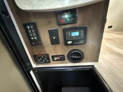 2022 Dynamax RV Isata 3 — photo 33 view