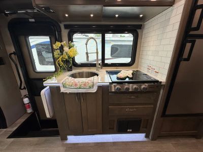 2022 Dynamax RV Isata 3 — photo 14 view