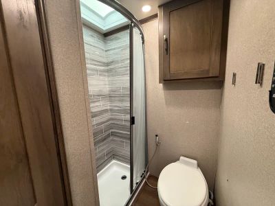 2022 Dynamax RV Isata 3 — photo 18 view