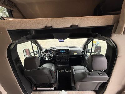 2022 Dynamax RV Isata 3 — photo 9 view