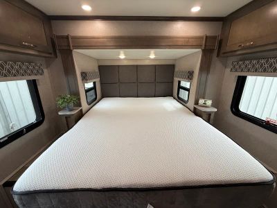 2022 Dynamax RV Isata 3 — photo 24 view