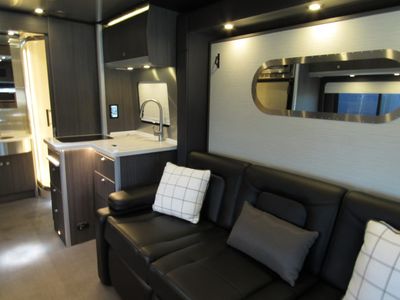 2022 Airstream ATLAS - Photo 6