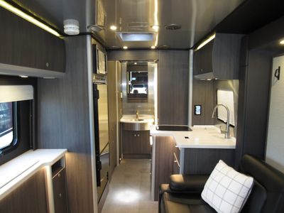 2022 Airstream ATLAS - Photo 5