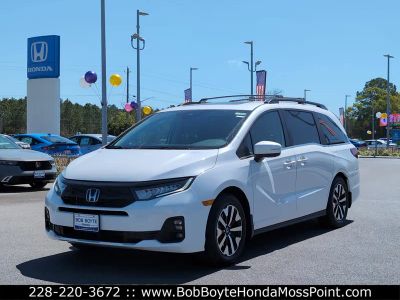 2026 Honda Odyssey N/A — front three-quarter view