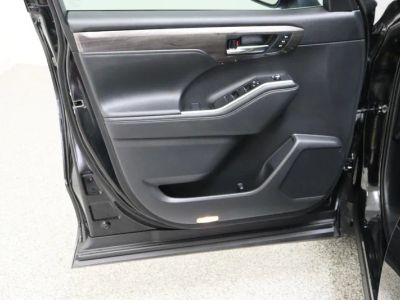 2024 Toyota Highlander AWD - Photo 11