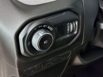 2025 Jeep Wrangler - Photo 8