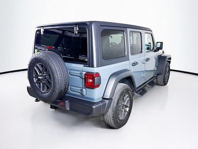 2025 Jeep Wrangler - Photo 27