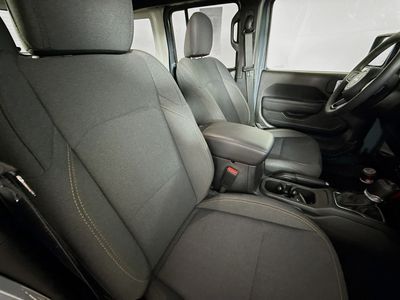 2025 Jeep Wrangler - Photo 30