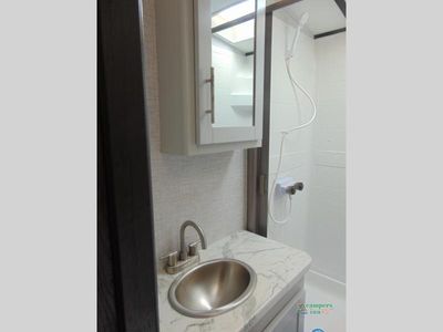 2021 Keystone RV Premier Ultra Lite - Photo 25