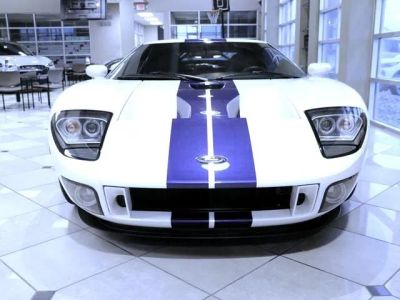 2005 Ford GT — side profile view