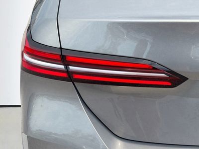2026 BMW 5 Series — photo 10 view