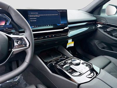 2026 BMW 5 Series — photo 29 view