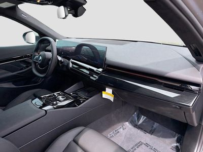 2026 BMW 5 Series — photo 15 view
